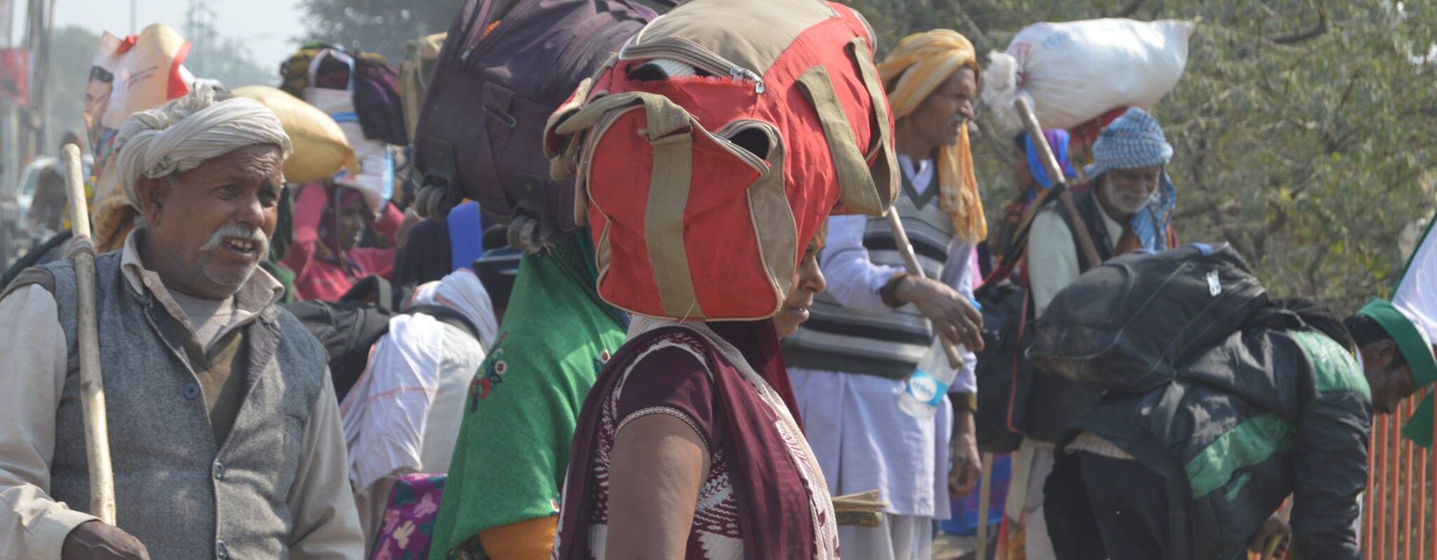 2019_Jan_18_-_Prayagraj_Kumbh_Mela_-_More_People_Arriving-e1669896200734