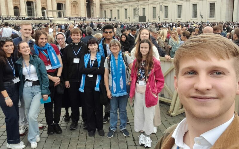 Reunion for Rome young pilgrims